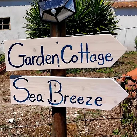 Sea Breeze בית נופש *